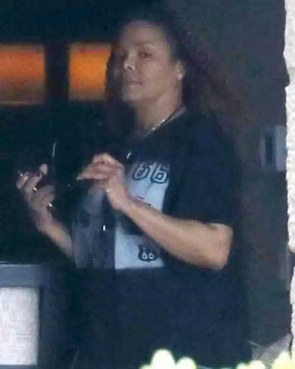 A pregnant Janet Jackson spotted (photo)